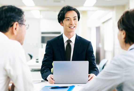 各種お手続きの窓口・相談先をご案内写真